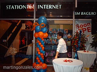 Sir Dong Hun Lee after unveiling the signage